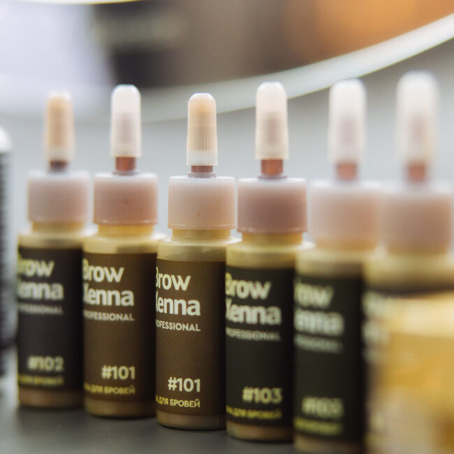 Produse premium stilizare sprancene